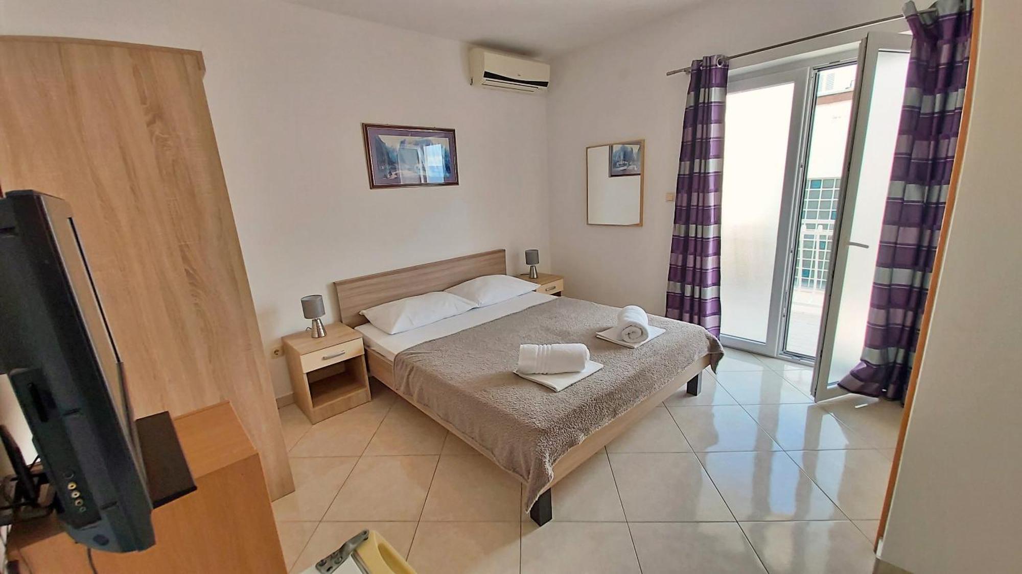 Apartments Nemira โอมิช ห้อง รูปภาพ