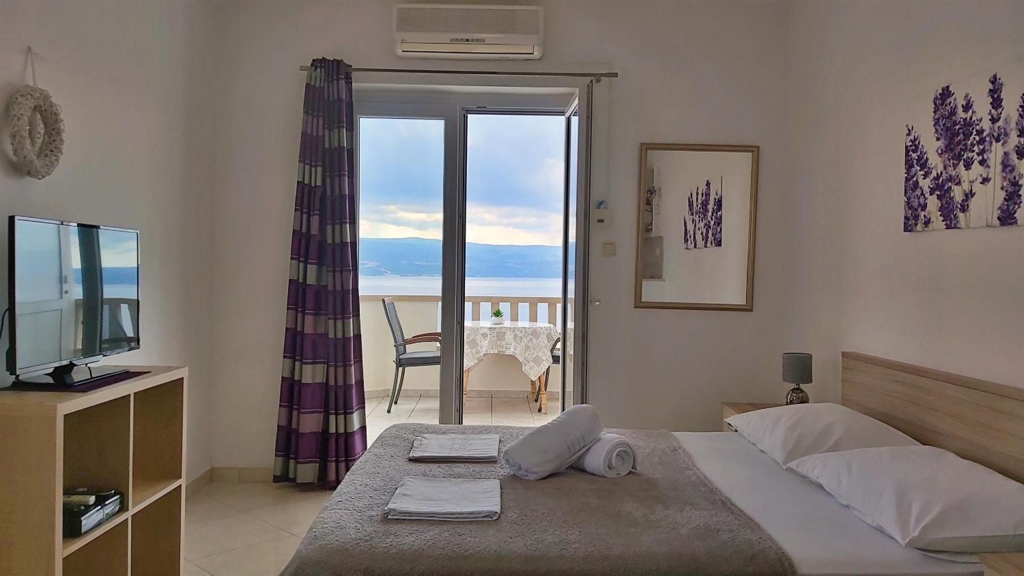 Apartments Nemira โอมิช ห้อง รูปภาพ