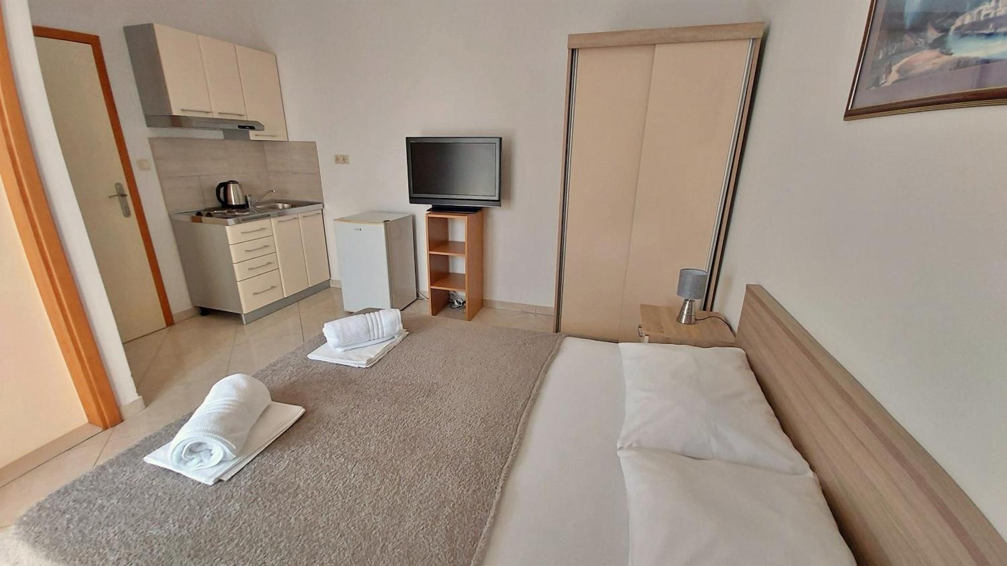 Apartments Nemira โอมิช ห้อง รูปภาพ